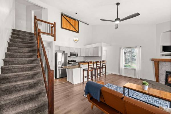 9229 S JEFFERSON CV W, Sandy, UT 84070