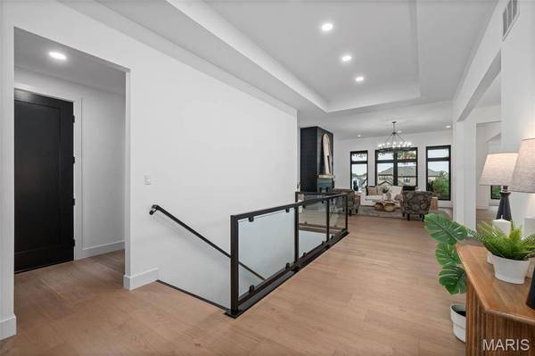 10016 Schuessler RD, St Louis, MO 63128