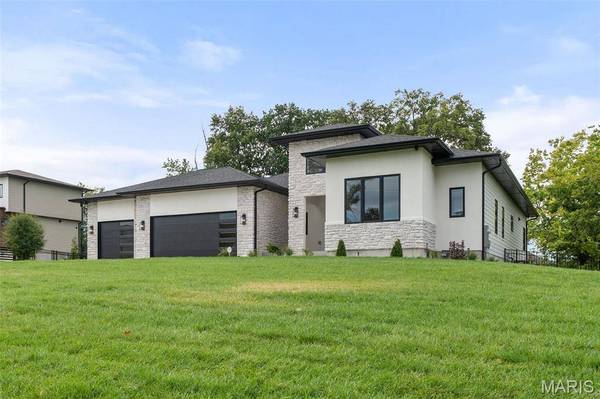 10016 Schuessler RD, St Louis, MO 63128