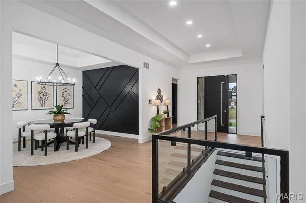 10016 Schuessler RD, St Louis, MO 63128