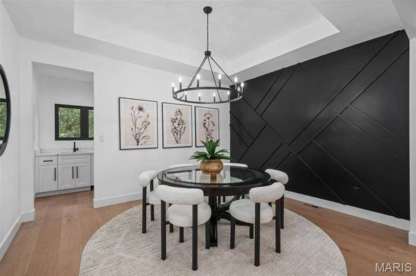 10016 Schuessler RD, St Louis, MO 63128