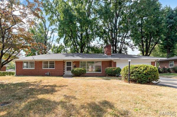 412 Springdale DR, Belleville, IL 62223