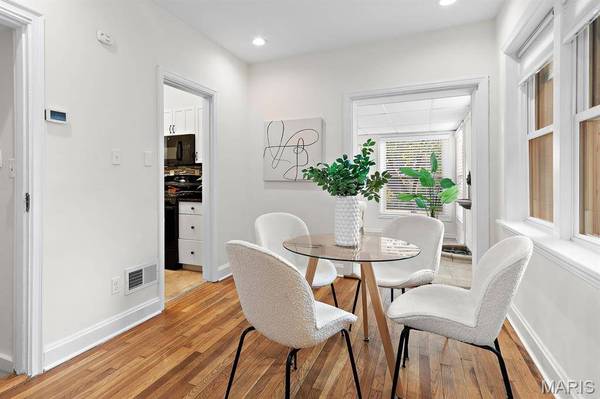 9110 Lawn AVE, St Louis, MO 63144