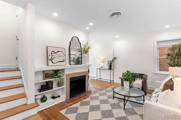 9110 Lawn AVE, St Louis, MO 63144