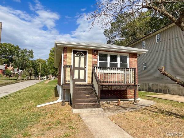 925 Iron ST, St Louis, MO 63111