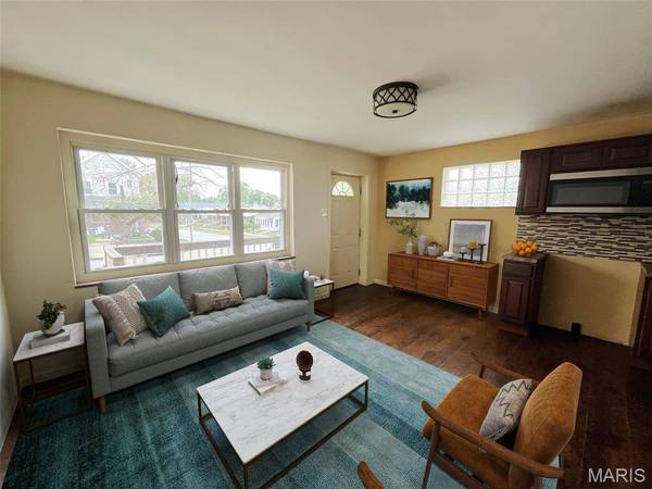 925 Iron ST, St Louis, MO 63111