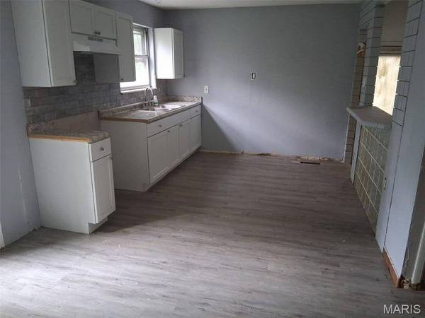 10067 Prince DR, St Louis, MO 63136