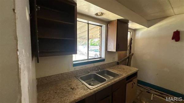 2205 E 24th ST, Granite City, IL 62040