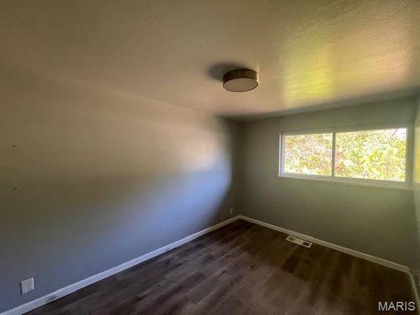 10201 Doane DR, St Louis, MO 63136