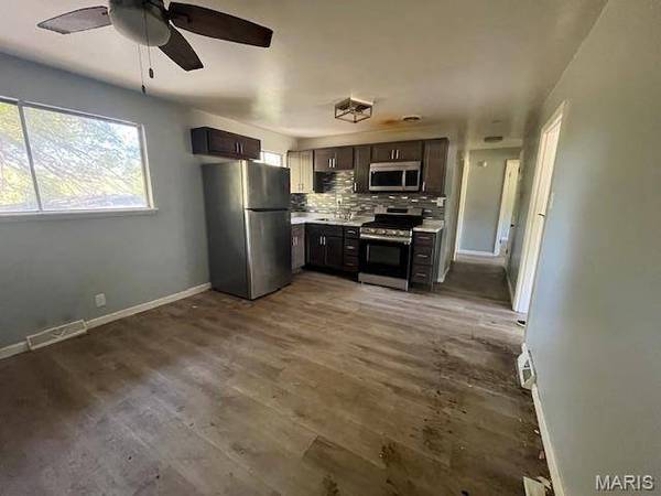 10201 Doane DR, St Louis, MO 63136