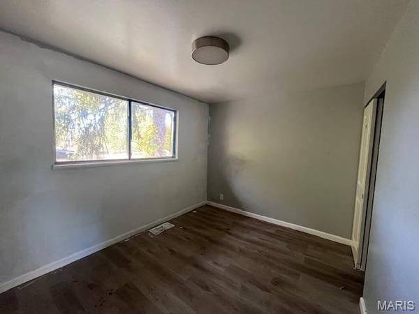 10201 Doane DR, St Louis, MO 63136