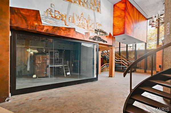 3914 Lindell BLVD, St Louis, MO 63108