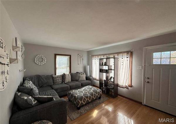 3311 Marbury DR, St Louis, MO 63129