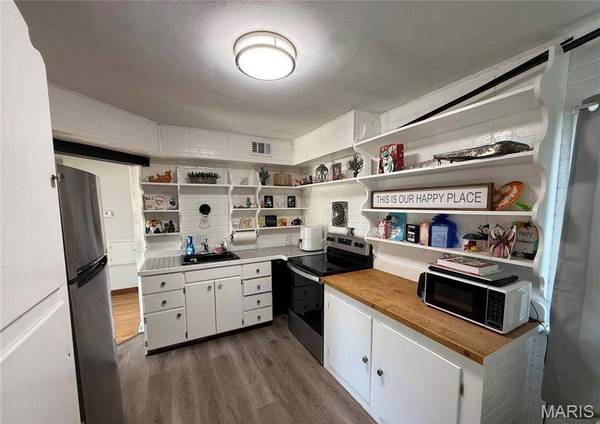 3311 Marbury DR, St Louis, MO 63129