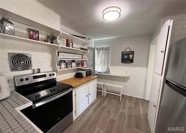 3311 Marbury DR, St Louis, MO 63129