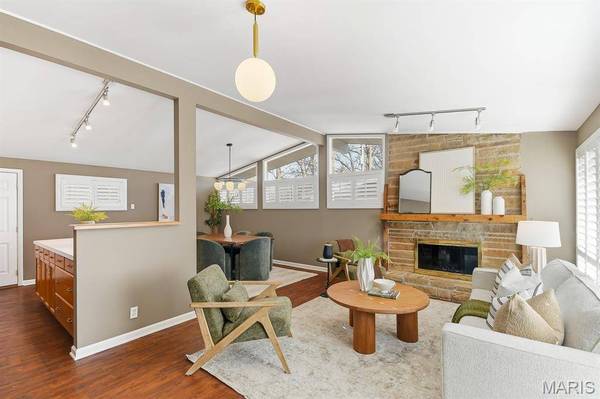 1001 Coffey CT, St Louis, MO 63126