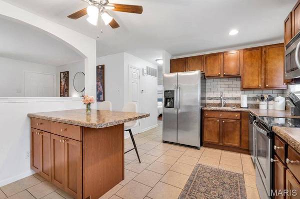 662 Green Forest DR, Fenton, MO 63026