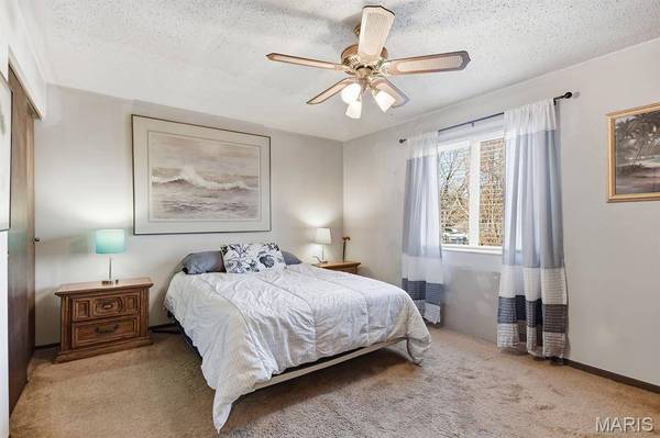 12123 Wesland DR, Maryland Heights, MO 63043