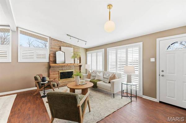 1001 Coffey CT, St Louis, MO 63126