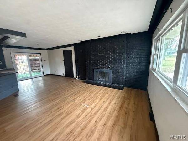 10 Wood DR, Swansea, IL 62226