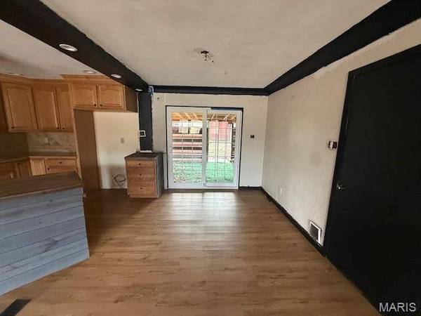 10 Wood DR, Swansea, IL 62226