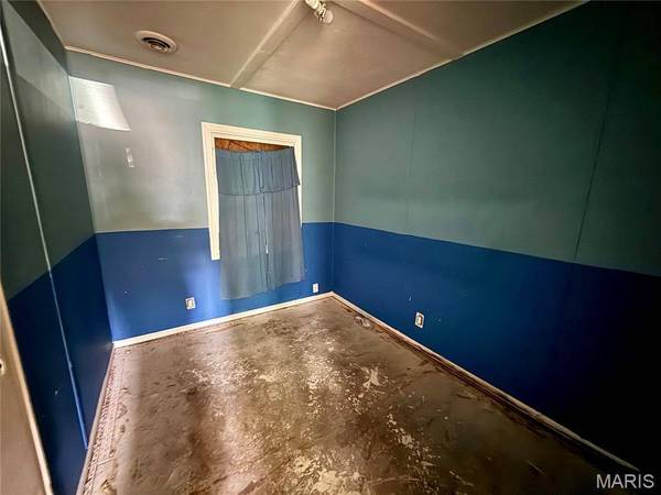 8307 Edna AVE, St Louis, MO 63135