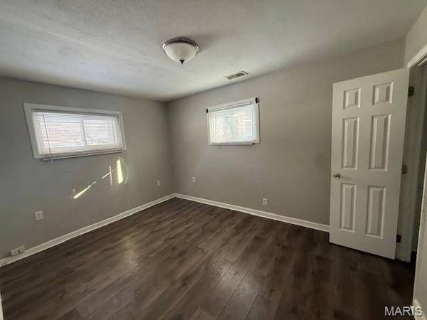 14 Lillian DR, Belleville, IL 62226