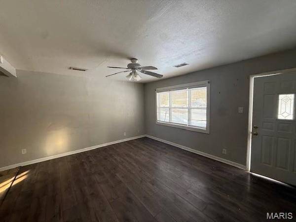 14 Lillian DR, Belleville, IL 62226