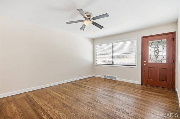 733 Forman RD, St Louis, MO 63123