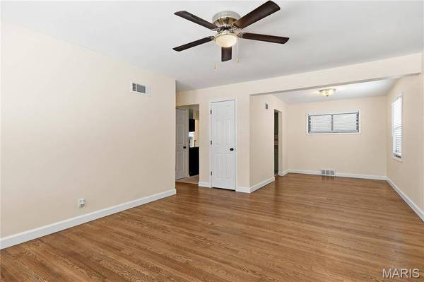 733 Forman RD, St Louis, MO 63123