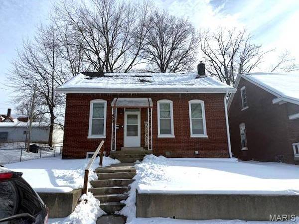 818 S Jackson ST, Belleville, IL 62220
