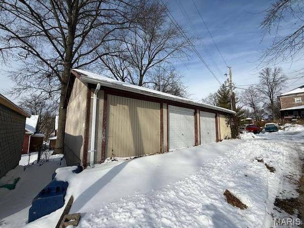 818 S Jackson ST, Belleville, IL 62220
