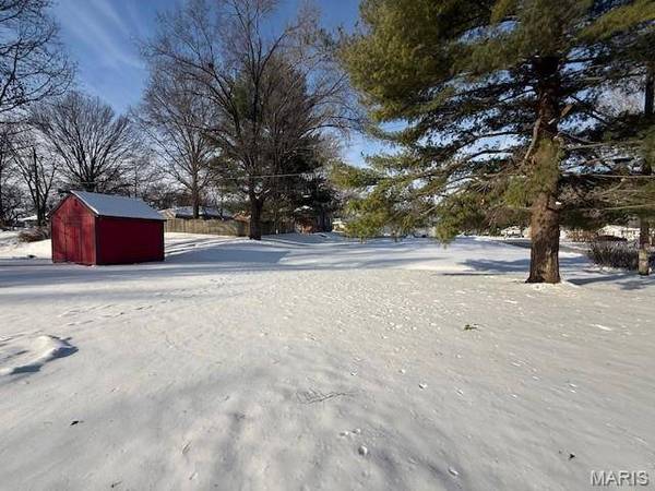 1637 N 16th ST, Swansea, IL 62226