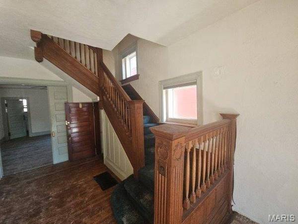 5165 Maple AVE, St Louis, MO 63113