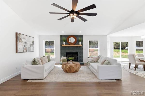 2952 Chris DR, Villa Ridge, MO 63089