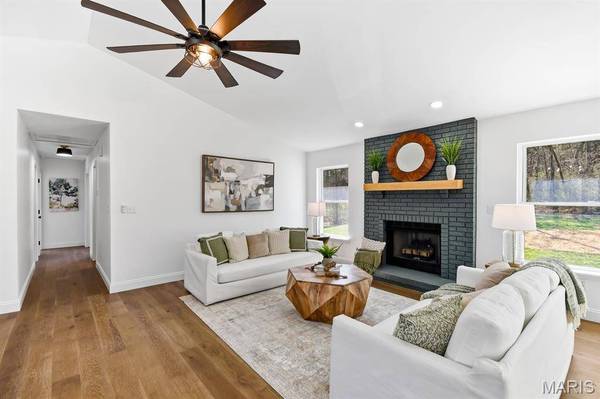 2952 Chris DR, Villa Ridge, MO 63089