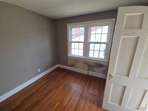 8917 Lucerne CT, St Louis, MO 63136