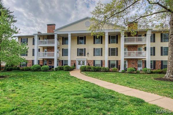 1512 Bedford Forge CT #11, Chesterfield, MO 63017