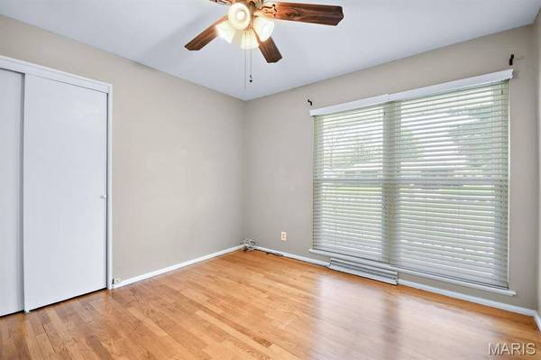 721 Montego DR, St Louis, MO 63126