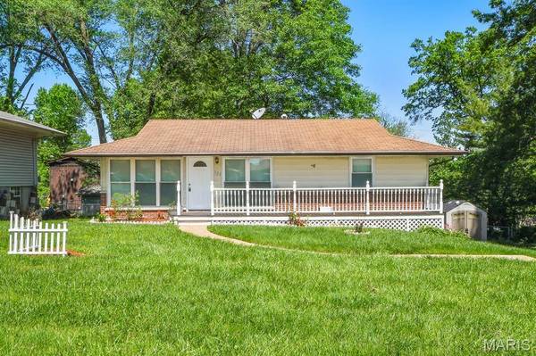 721 Montego DR, St Louis, MO 63126