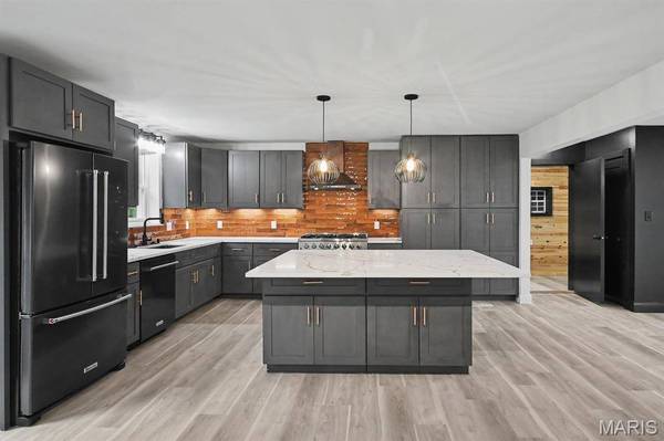 406 Meyer AVE, St Louis, MO 63122