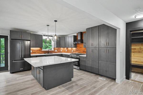 406 Meyer AVE, St Louis, MO 63122