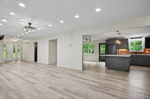 406 Meyer AVE, St Louis, MO 63122