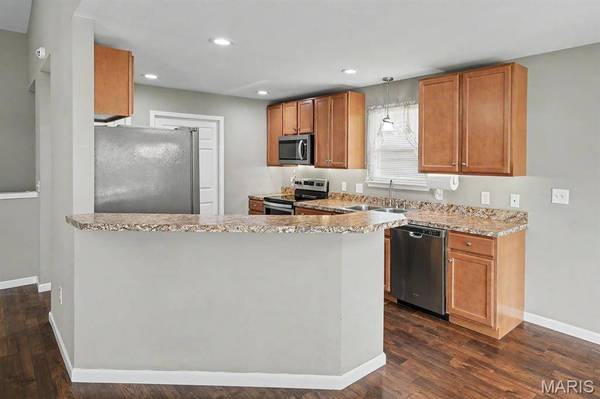 65 Jackson CIR, Festus, MO 63028