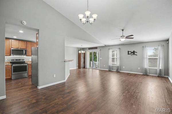 65 Jackson CIR, Festus, MO 63028