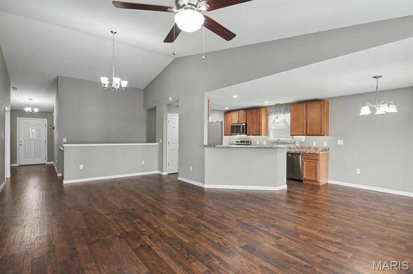 65 Jackson CIR, Festus, MO 63028