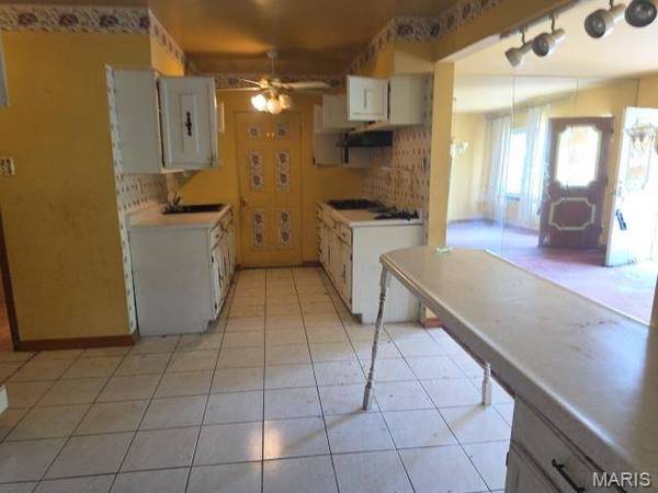 4327 N Taylor AVE, St Louis, MO 63115