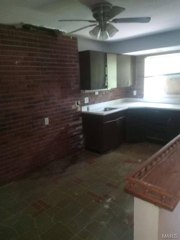 10309 Durness DR, St Louis, MO 63137