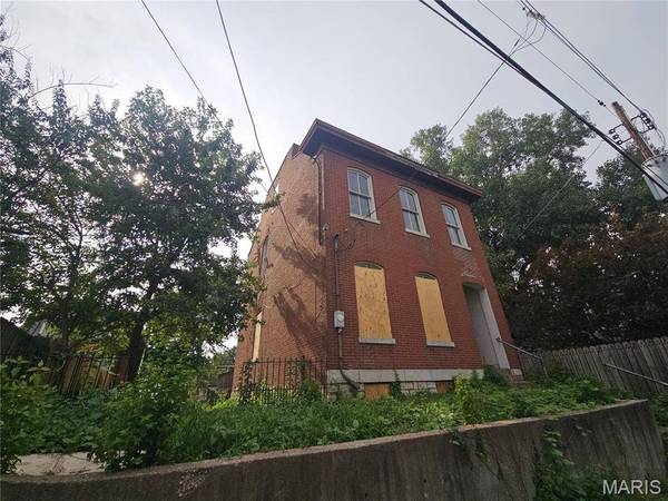 4244 Iowa AVE
