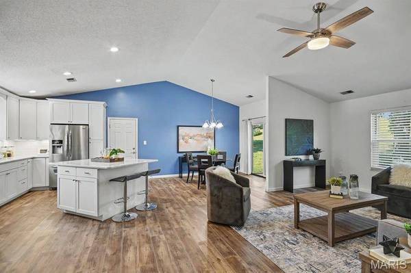 1017 Pocono TRL, Ballwin, MO 63021